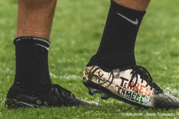 Crampons personnalisés aux couleurs de Terres en Mêlées