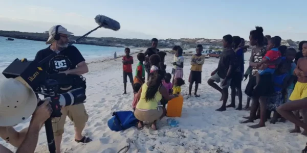 Article Actu.fr Nouvelle-Aquitaine sur La jeune fille et le ballon ovale
